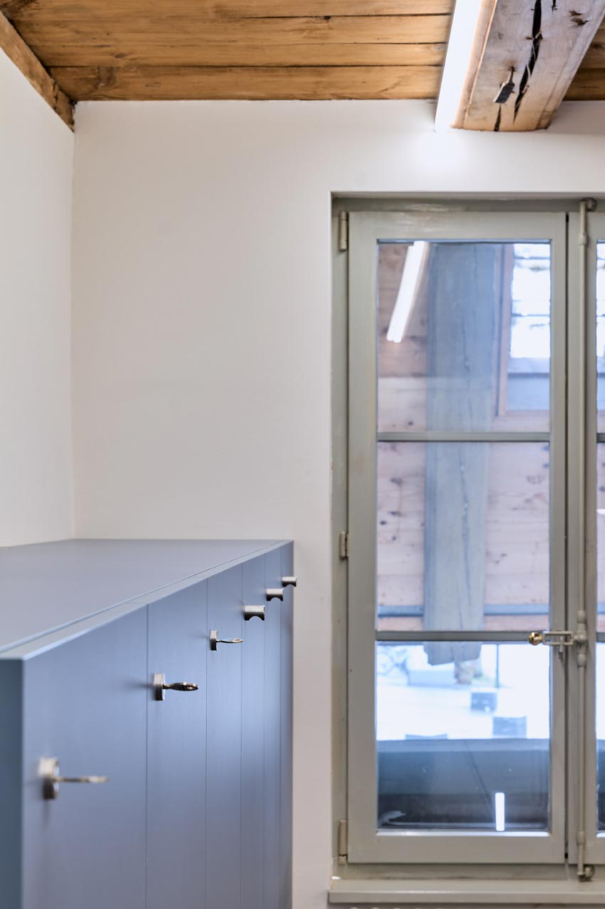 Bienzgut Kinderarztpraxis Schrank